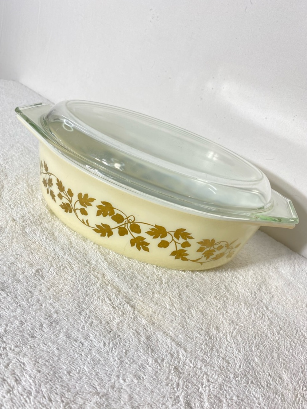 Vintage 60’s PYREX Golden Acorn Promo Pattern Oval Casserole Dish W Lid #045